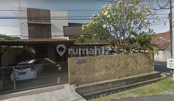 Strategic House Near West Gatot Subroto Road