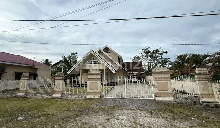 Rumah dengan Tanah Luas 870M2 Surat SHM di Tengah Kota Jl.meranti Pekanbaru