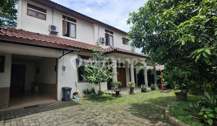 Dijual Rumah 2 Lantai Ada Kolam Renang di Cinere Depok