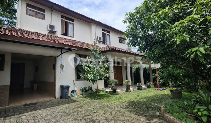 Dijual Rumah 2 Lantai Ada Kolam Renang di Cinere Depok