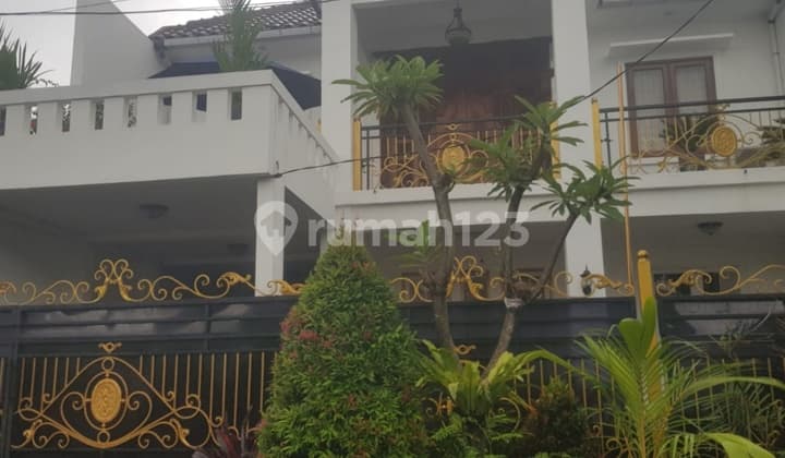 Rumah Mewah 7 Kamar Tidur Sudah Renovasi di Bintaro Jaya