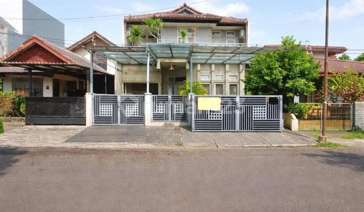 Rumah Mewah & Strategis Dijual Cepat di Bintaro