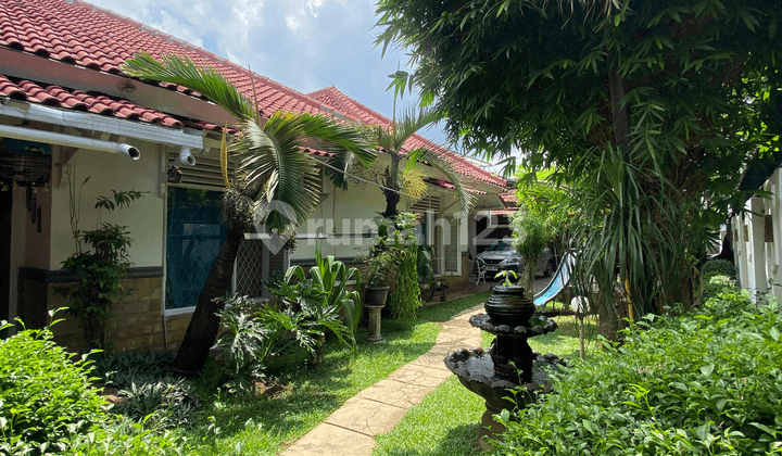 For Sale - Spacious House in Kebayoran Lama, South Jakarta