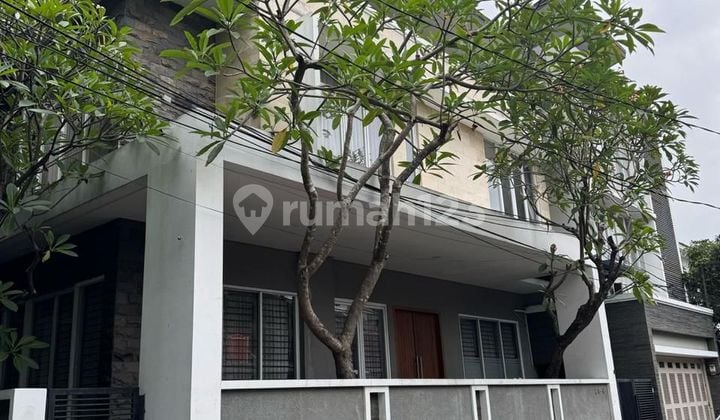 Dijual - Rumah Besar Siap Huni di Cipondoh Tangerang