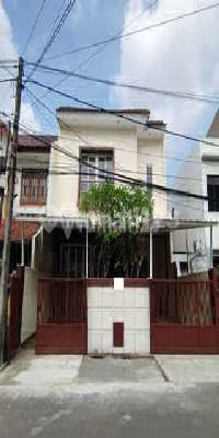 For Rent: Neat, Good, Large House Ready to Occupy, Gading Griya Lestari