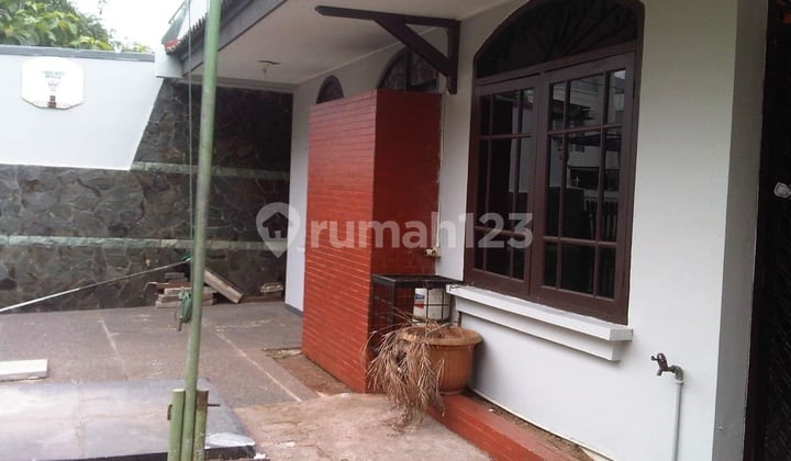 For Rent: Hook House in Kelapa Gading