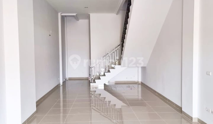 Disewakan Ruko Strategis 2 Gandengbisa Nego di Jalan Utama Cocok untuk Usaha 4,5 Lantai di Sedayu City Kelapa Gading (Kg005223)