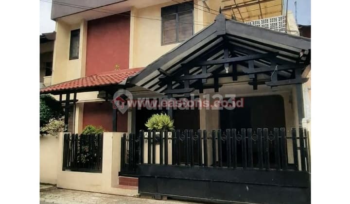 Dijual Rumah Strategis Terawat Bebas Banjir 2 Lantai di Rawamangun (Kg005209)