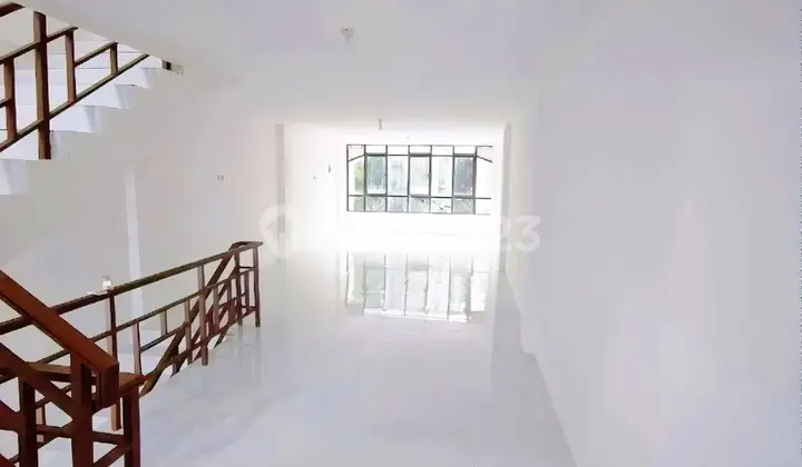 Strategic Shophouse for Rent Near Mall Kelapa Gading, Fully Renovated, Suitable for Business Use Such as Office, Bank, Minimarket, Beauty Clinic, and Dental Clinic