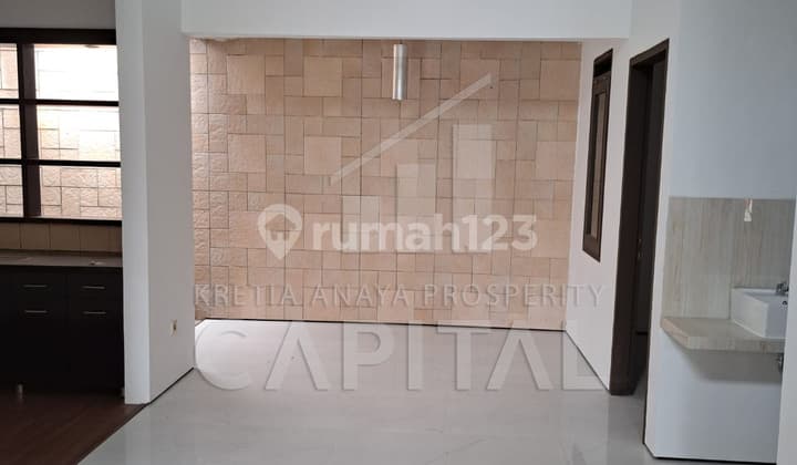 House in Tatar Banyak Sumba, Kota Baru Parahyangan