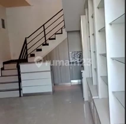 Ruko Strategis dengan Interior Mewah, Siap untuk Usaha Premium Ruko