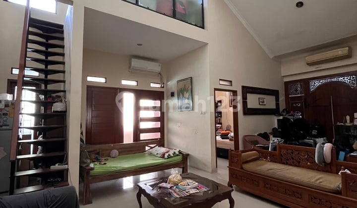 Rumah Impian Keluarga, 2 Lantai, 3Km, Bernuansa Tropis yang Sejuk