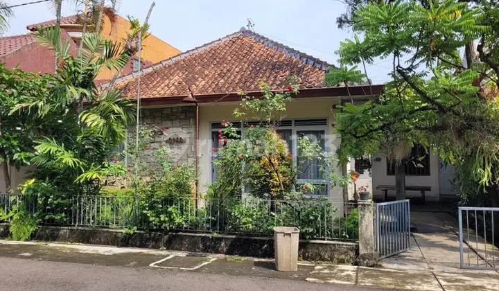 Comfortable City Center Living, Fully Furnished House for Rent in Karangwaru Near Malioboro & UGM, Tegalrejo, Yogyakarta