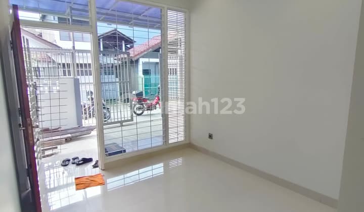 Di Jual Rumah Full Renov Taman Holis Indah 1