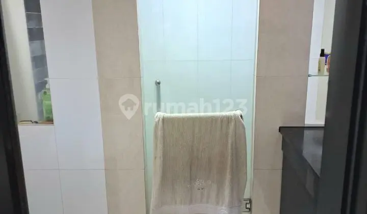 Dijual Rumah Singgasana Pradana 1 Lantai Terawat Siap Huni