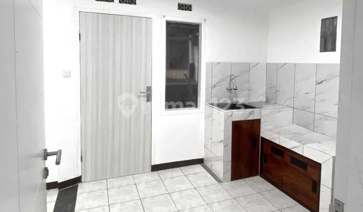 Hook Ada Tempat Usaha di Batujajar