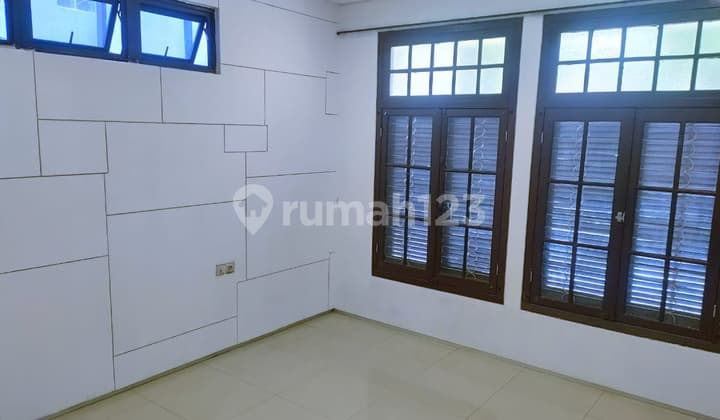 Sewa Ruang Usaha Sayap Sunda