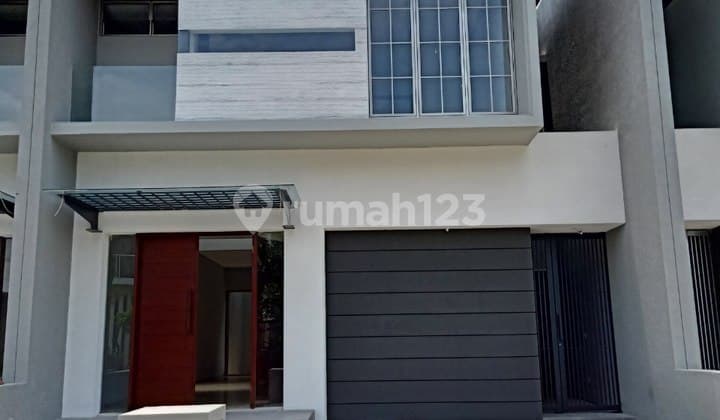Berlokasi di Royal Residence Surabaya Selatan Rumah New Minimalis Siap Huni