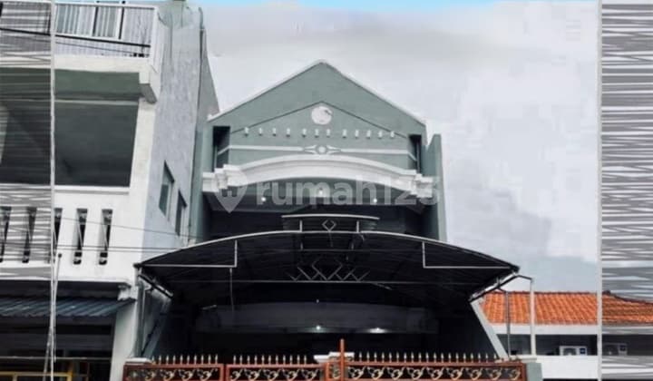 Located in Ngagel, a House Ready for Occupancy, Suitable for Boarding Houses