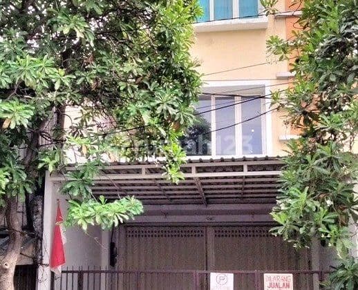 Berlokasi di Kupang Jaya Ruko Siap Huni Nol Jalan Raya