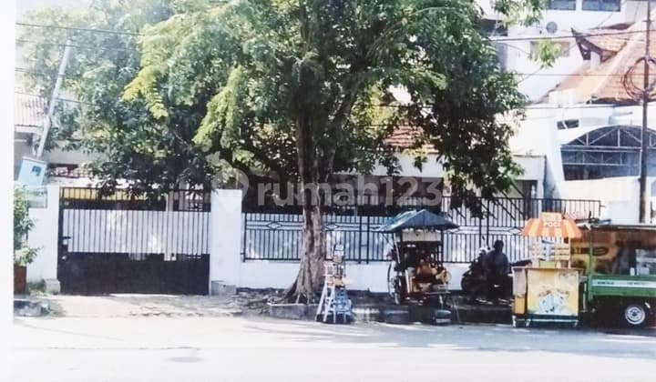 Lokasi Strategis Pusat Kota Surabaya Rumah Siap Huni Cocok untuk Segala Usaha