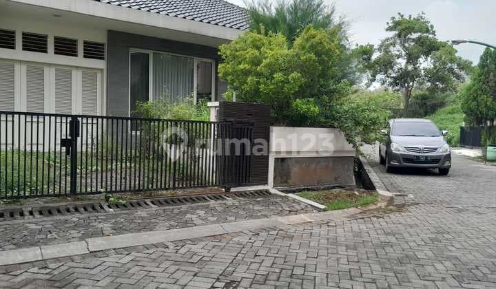 Rumah Candi Golf Hook Posisi Dekat Jalan Tol