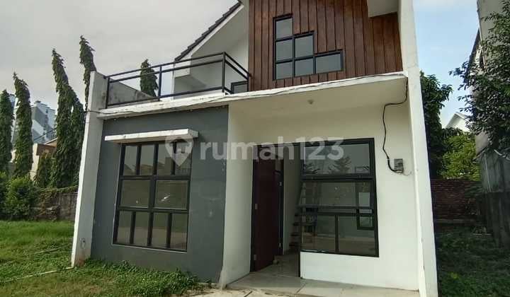 Mezzanin Balkon Lokasi Strategis