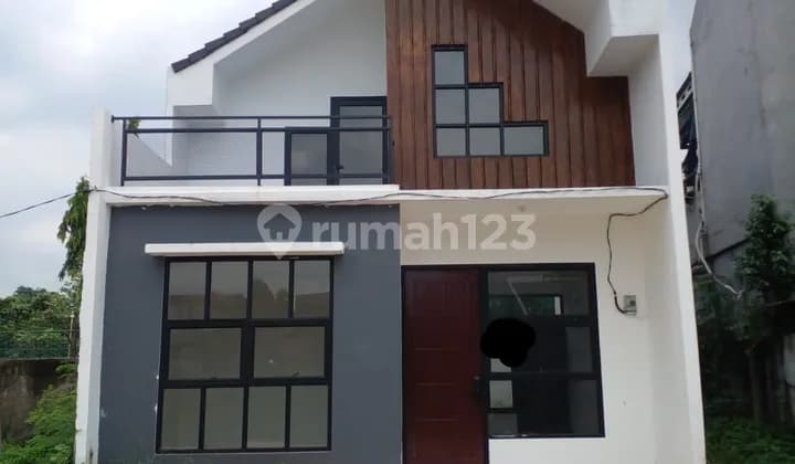 Mezzanin Balkon Dekat Stasiun Siap Huni