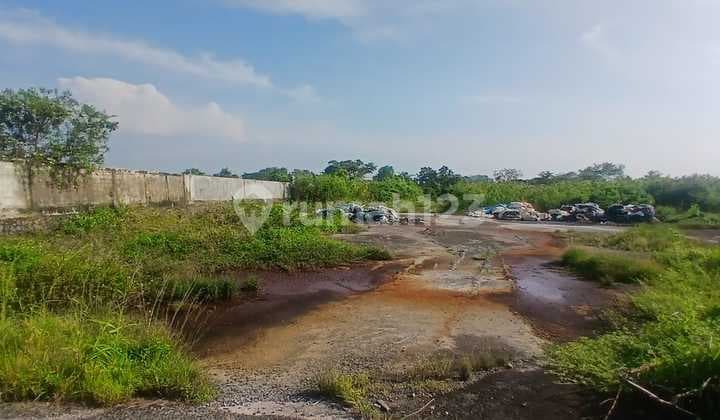 Good Strategic Land by the Highway for Rent Cheap in Bekasi Regency