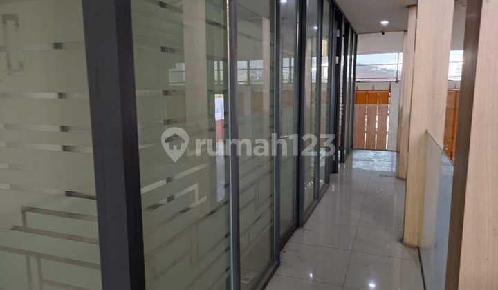 Dijual Gudang Ex Shoowroom Bekasi Barat