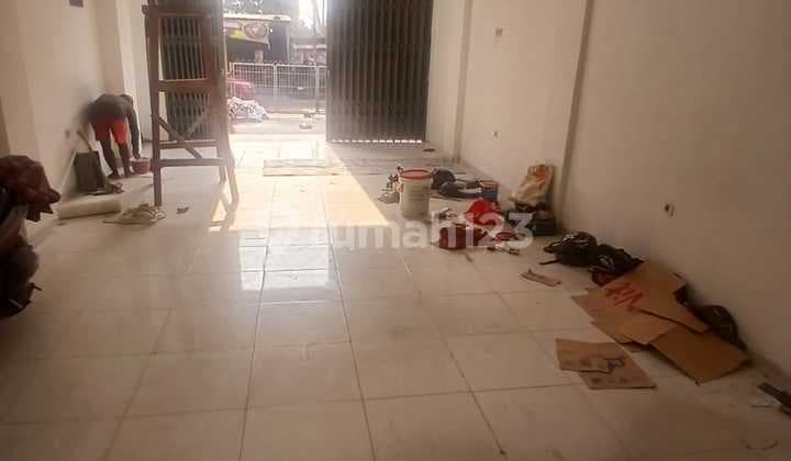 Disewakan 2 Unit Ruko Gandeng (Bersampingan) Baru Renovasi di Jatiwarna, Kota Bekasi