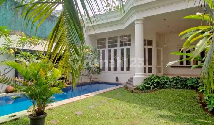 For Rent / Sale !! Rumah Elite 2,5 Lantai ( Mezzanine ) Bagus Terawat di Kemang Jakar