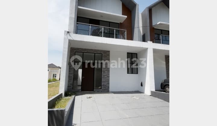 Rumah 2 Lantai Tanpa Bi Chaking Dekat Akses Tol dan Stasiun