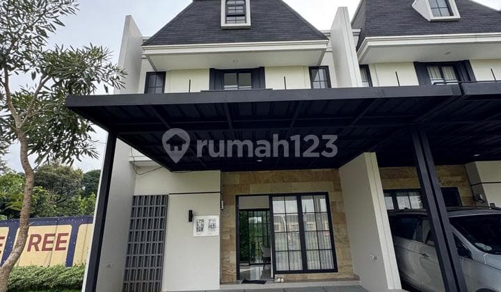 Rumah 2 Lantai Siap Huni Bebas Banjir Lokasi Strategis