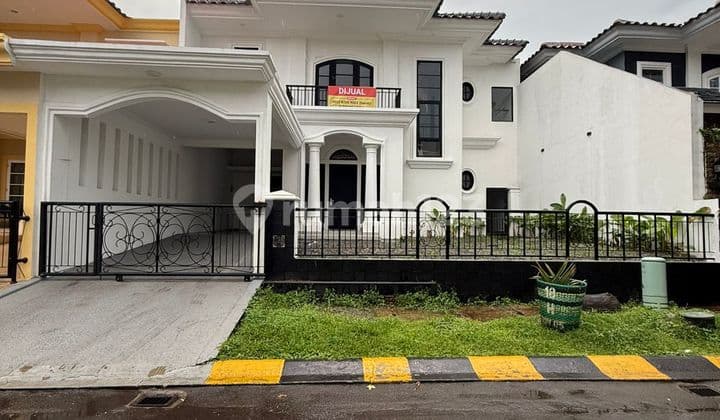 Rumah Mewah Semi Furnished Kawasan Premium