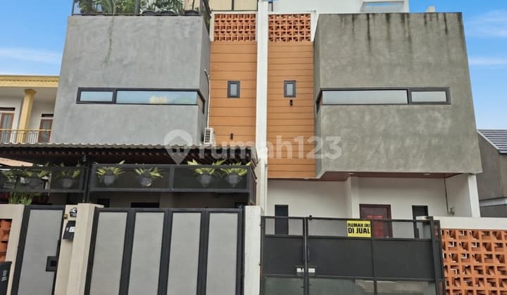 Ready-to-occupy house with an elegant look and a comfortable atmosphere.