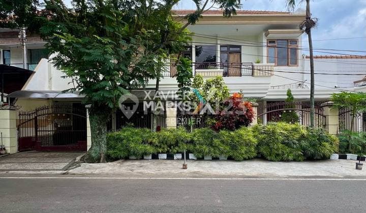 Rumah 2 Lantai Strategis Klojen Malang
