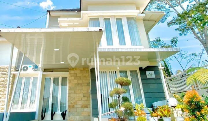 Fully Furnished Villa House with Private Pool in Batu City