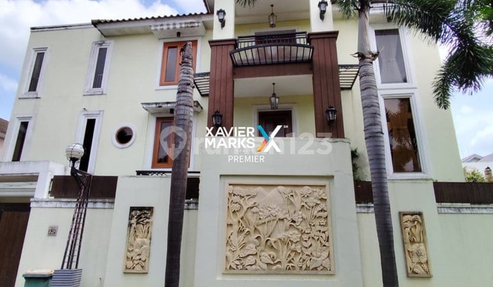 Rumah Mewah 3 Lantai di Permata Jingga Suhat Kota Malang