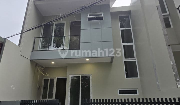 Rumah Cantik Siap Huni Lokasi Strategis di Villa Melati Mas, Tangerang