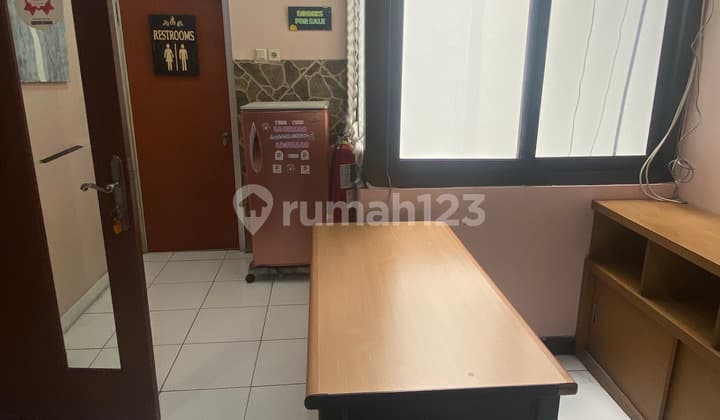 Sewa Ruko Lokasi Strategis di Pinggir Jalan Besar Petogagan, Kebayoran Baru - Jakarta Selatan