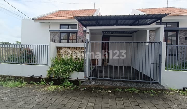 Disewakan Rumah Desain Modern Daerah Kedungu Tabanan, Lokasi Strategis, Dekat dengan Area Perbelanjaan