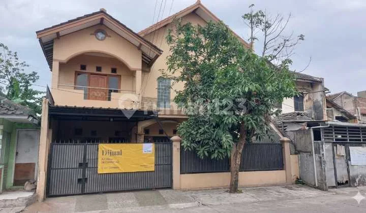 Rumah Siap Huni di Jalan Utama Taman Cibaduyut Indah Bandung Rumah Siap Huni di Jalan Utama Taman Cibaduyut Indah Bandung