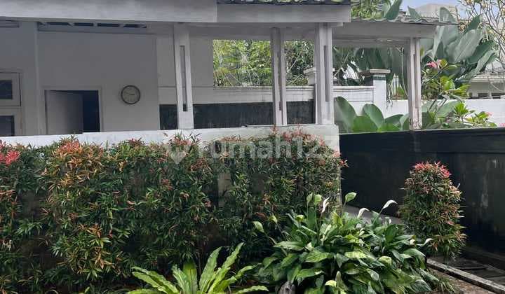 Rumah Elegan Sangat Terawat, Sangat Langka! Legalitas SHM Aman di Sentul City, Sekali Lihat Pasti Jatuh Cinta