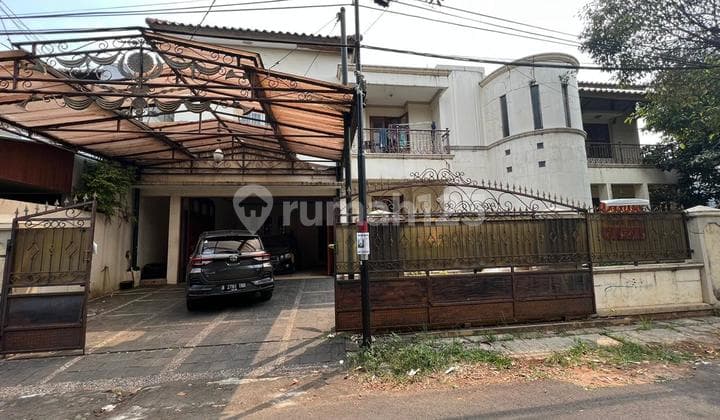 Hunian Asri 2 Lantai di Dalam Komplek Keamanan 24 Jam di Kramat Jati Jakarta Timur