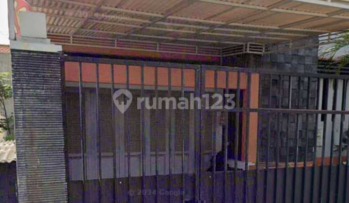 Rumah 2 Lantai Ada Kolam Renang Dalam Komplek di Pepelegi Waru Sidoarjo