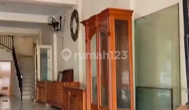 Ruko Besar 2 Lokasi Strategis Lantai Cocok untuk Usaha di Sukmajaya Depok
