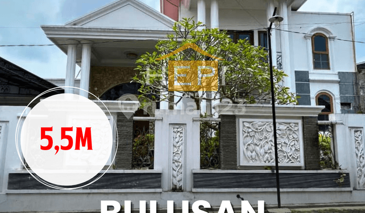 Rumah Mewah dengan Kolam Renang di Bulusan Tembalang Semarang
