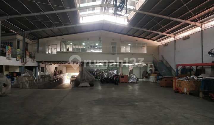 Large Warehouse for Sale in Rawa Buaya