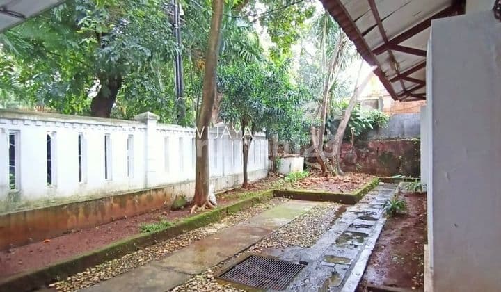 Rumah Tua Hitung Tanah Lokasi Strategis Area Radio Dalam